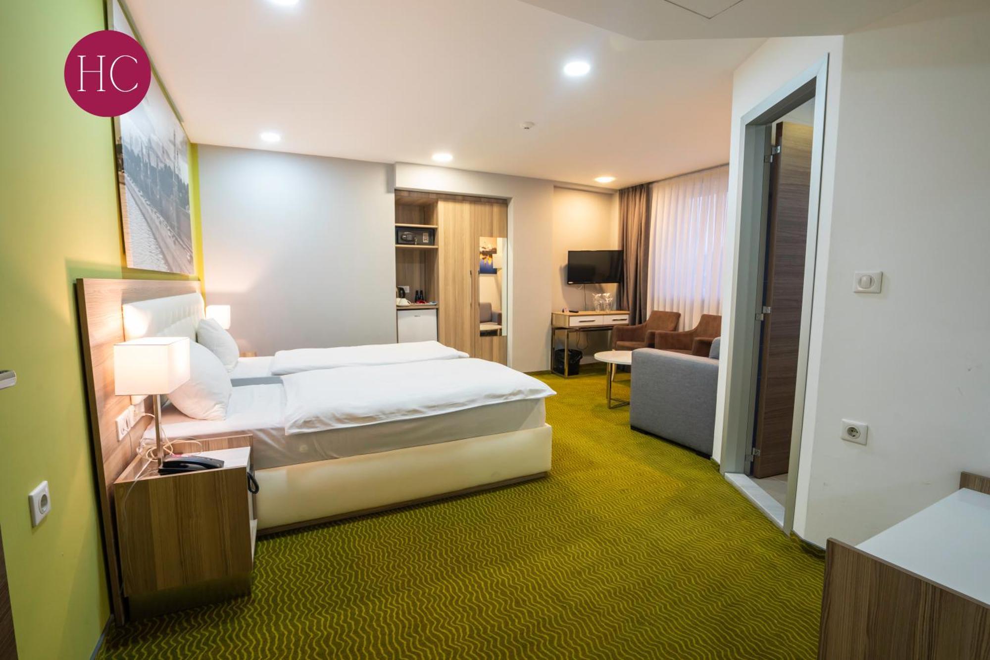 Central Hotel, Fitness And Spa Vinica Ngoại thất bức ảnh