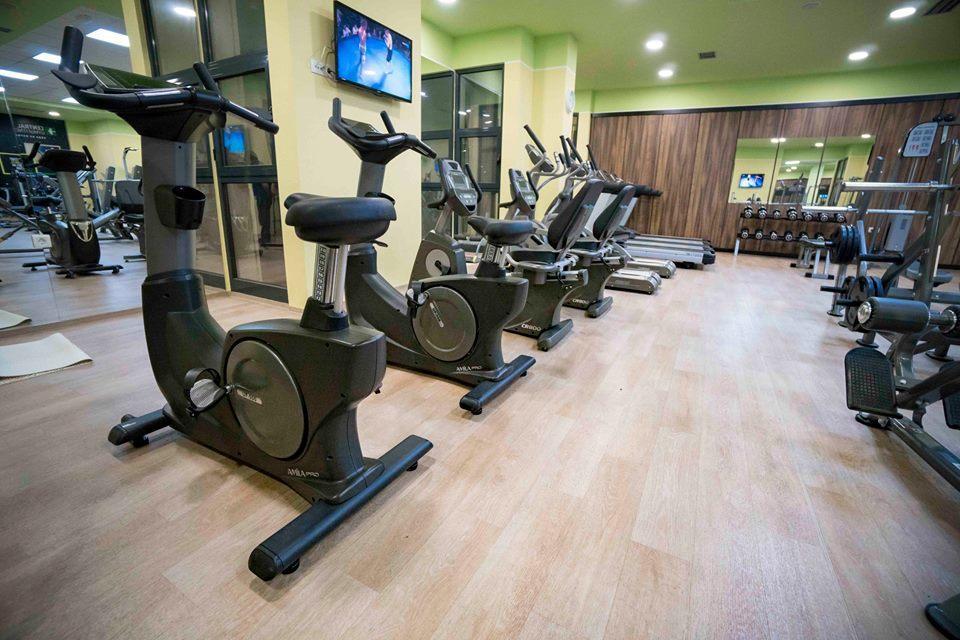 Central Hotel, Fitness And Spa Vinica Ngoại thất bức ảnh